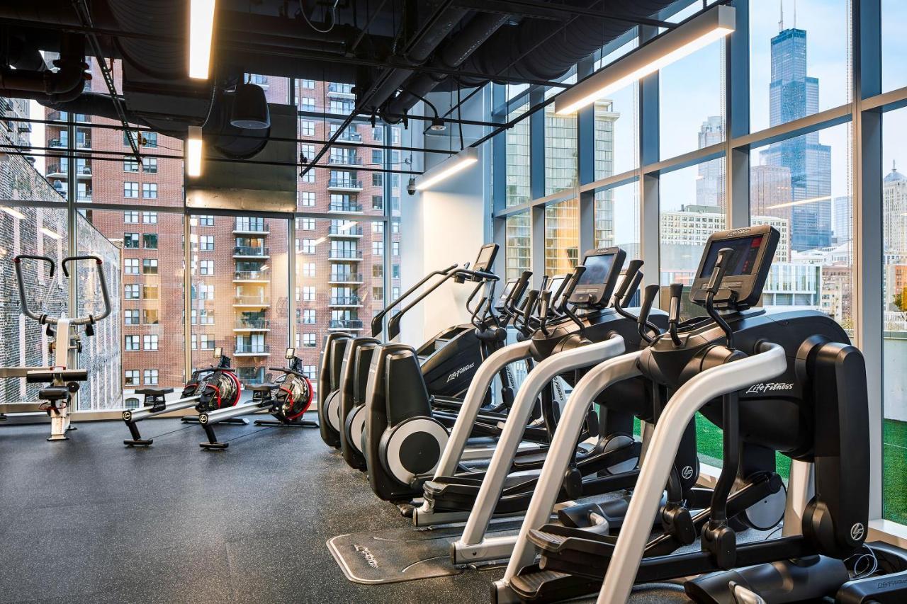 Sentral Michigan Avenue Aparthotel Чикаго Екстериор снимка The fitness center