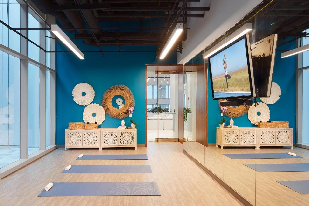 Sentral Michigan Avenue Aparthotel Чикаго Екстериор снимка The yoga studio at the 1000M building