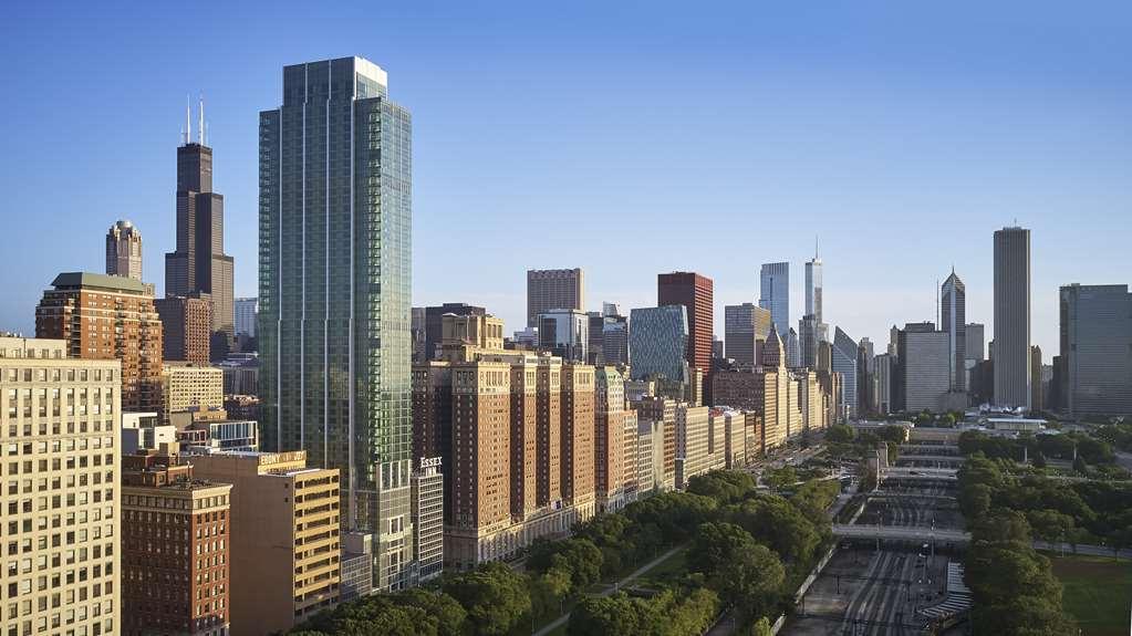 Sentral Michigan Avenue Aparthotel Чикаго Екстериор снимка The Park at Riverbank